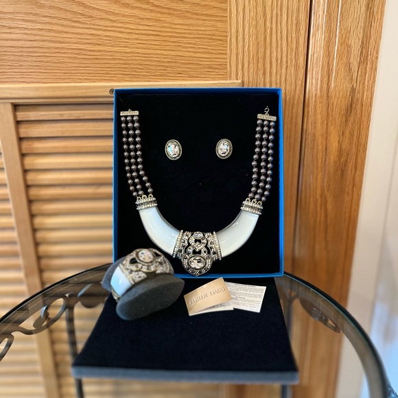 Heidi Daus 'Say it with Style' White Limited Edition Collection🤍✨ - Picture 4 of 14